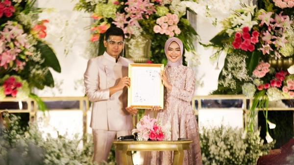 Cincin Tunangan Ria Ricis Ternyata Didesain Khusus, Teuku Ryan Beri Nama Heart of The Sea   