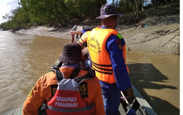 Bocah Hilang Terseret Arus Sungai Siak Pekanbaru, Tim SAR Lanjutkan Pencarian