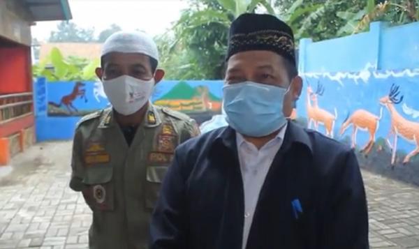 Camat Mandalawangi Yamin Bunyamin. (Foto: iNews.id/Iskandar Nasution)