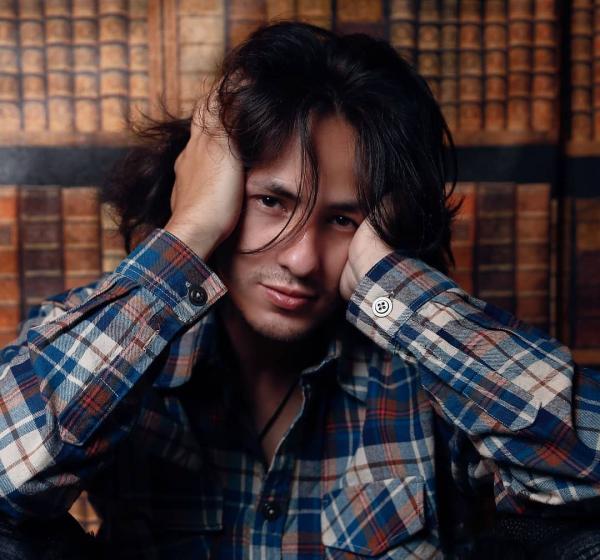 Selebritis alami pendarahan otak yang kini diderita Tukul Arwana. (Foto: Instagram)