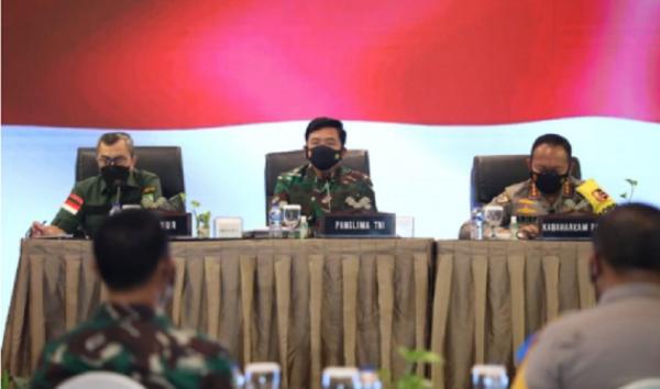 Panglima TNI dalam rapat penanganan Covid-19 di Riau. (Foto: Ist)