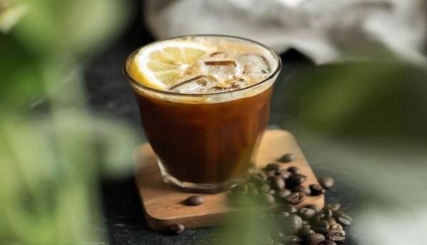 Beragam varian kopi ditawarkan di Lacamera Coffe, yang membuat pengunjung akan selalu ketagihan. (Foto: Instagram/@lacameracoffe)