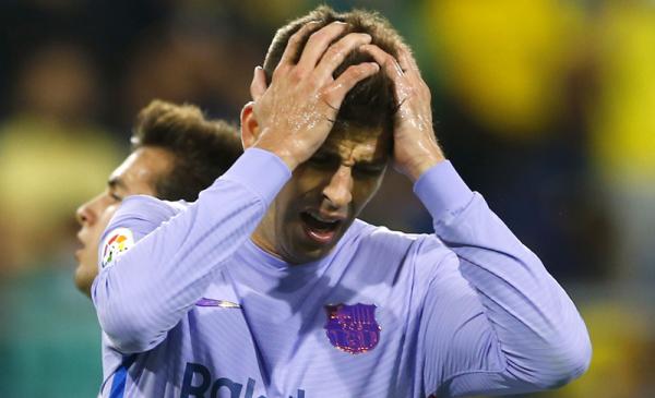 Pemain Barcelona dihujani kritik usai ditahan imbang 0-0 Cadiz pada jornada keenam Liga Spanyol. Gerard Pique bereaksi. (Foto: REUTERS/Marcelo Del Pozo)