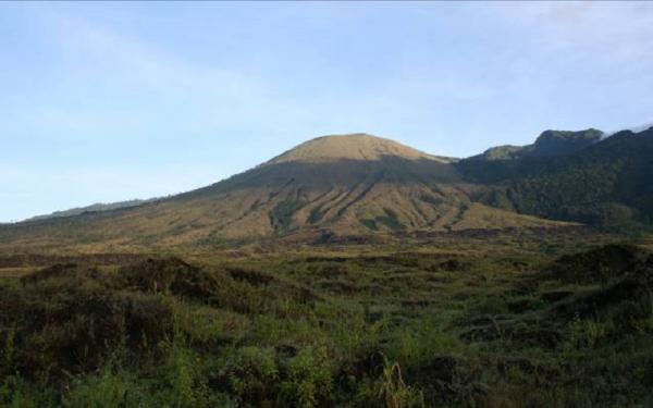 GUNUNG GUNTUR GARUT Gunung Guntur di Cipanas, Kecamatan Tarogong Kaler, Kabupaten Garut. (Foto: Badan Geologi, Kemen ESDM)