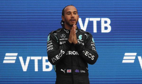 Lewis Hamilton Pembalap Mercedes-AMG Petronas Lewis Hamilton juara Formula 1 GP Rusia 2021 di Sirkuit Sochi Autodrom, Minggu (26/9/2021) malam WIB. (Foto:  REUTERS/Anton Vaganov)