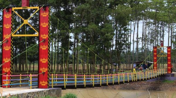 Tempat Wisata di Kota Metro Lampung, Jembatan Gantung 28 (disporapar metrokota)