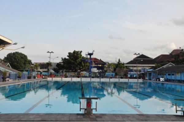 Kolam renang di FIK UNY. (Foto : www.uny.ac.id)