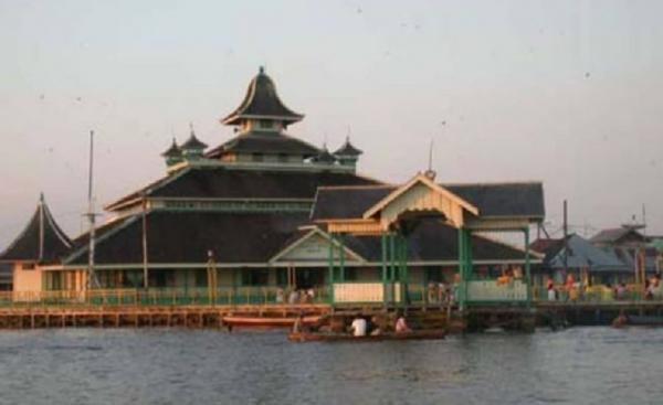 Masjid Jami Pontianak (Foto: Instagram @keraton_ptk1771)