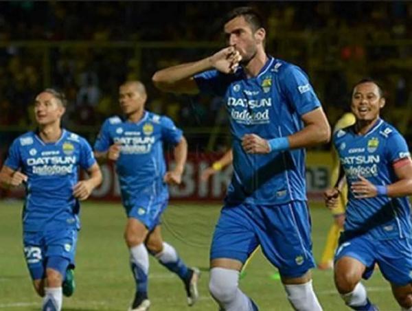 Vladimir Vujovic saat main di Persib Bandung (foto: Istimewa)