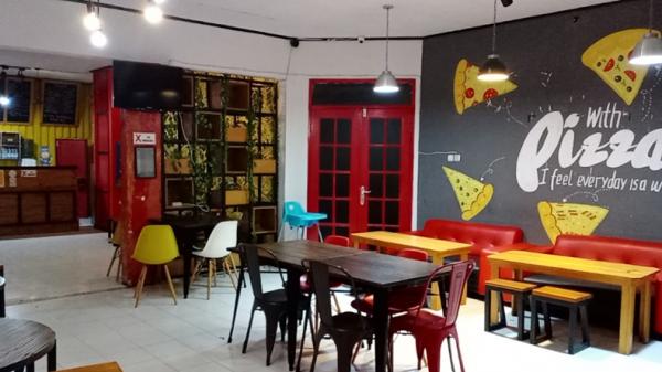 Tempat Makan di Bukittinggi Sumatera Barat-2 Tempat Makan di Bukittinggi Sumatera Barat, Panties Pizza Bukittinggi (Dokumen Abeng Bangari)