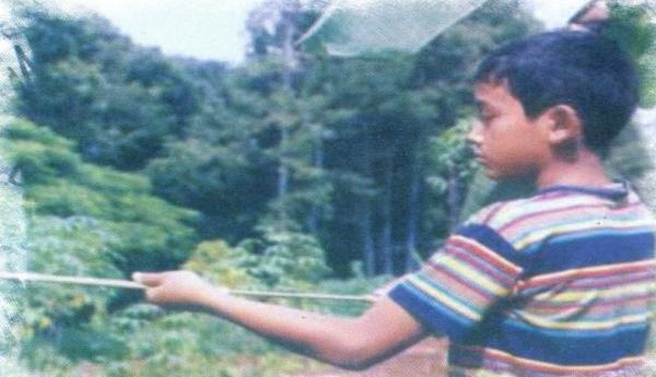 Bebeletokan Bebeletokan menjadi permainan tradisional cukup popoler di Tatar Pasundan. Bahkan permainan ini pun tidak mengenal musim. (Foto: disparbud.jabarprov.go.id)