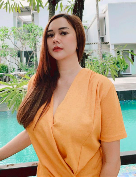 Artis cantik diduga pernah dekat dengan Ariel NOAH. (Foto: Instagram)