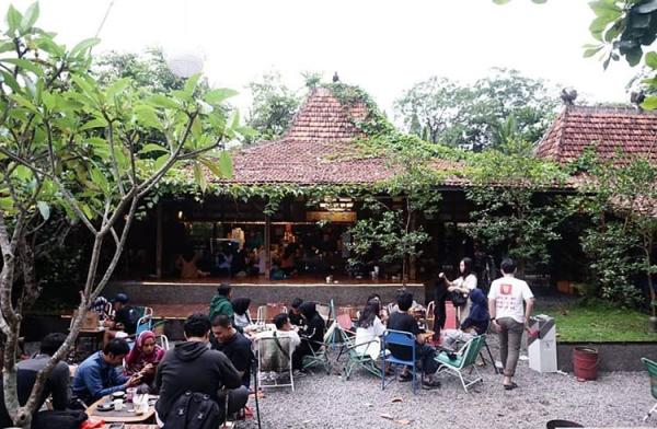 Filosofi Kopi menjadi alah satu tempat ngopi di Sleman Yogyakarta yang cocok untuk santai bersama keluarga. (Foto: IG/Filkop)