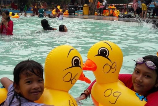 Kolam Renang Idaman di Banjarmasin, Kalimantan Selatan. (Foto: Instagram)