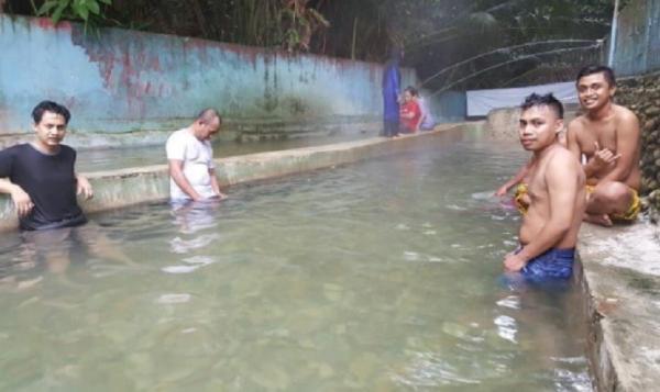 Pemandian Air Panas Hatuasa. (Foto: @endra_ksuma)