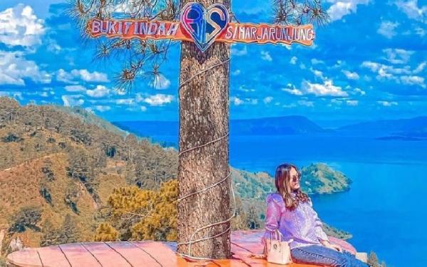 Bukit yang Ada di Sumatera Utar, Bukit Indah Simarjarunjung. (Foto: Instagram @bukitindahsimarjarunjung)