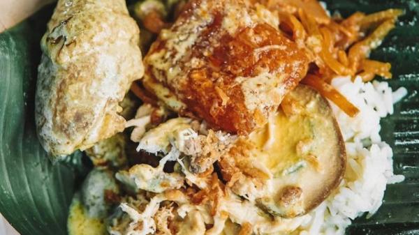 nasi ayam semarang Nasi ayam Semarang merupakan kuliner yang bisa dijumpai dari salah satu tempat makan di Semarang. Foto: Instagram.