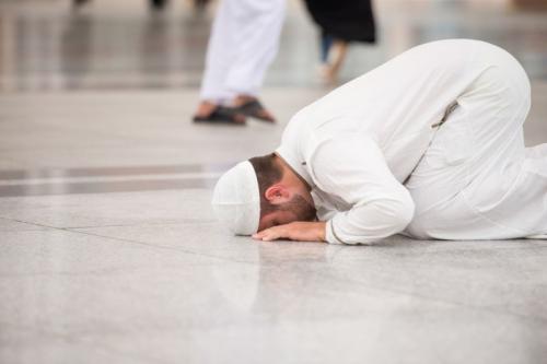 Tata Cara Sholat Ba'diyah Isya Lengkap dengan Niat dan Bacaannya