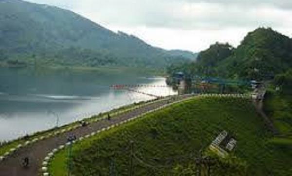 widas waduk widas menjadi satu di antara 10 tempat wisata di Madiun Jawa Timur yang populer. (madiunkitablogspot).