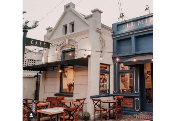 Lemindoni, cafe kopi ini cocok buat kamu yang suka ngopi dengan suasana Eropa. (Foto: Instagram @le.mindoni)