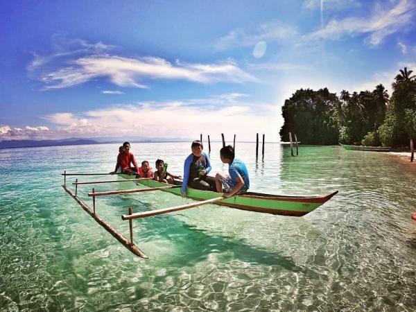 Pulau Ahe, Tempat Wisata Alam di Nabire Papua (Foto: Instagram/the_kombongers)