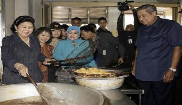 Tahu Palasari Saung Teko menjadi salah satu tempat kuliner di Sumedang, Jawa Barat, menyajikan aneka masakan khas Sunda dengan nuansa yang cukup asri. (Foto: Instagram/@saungteko.smd)