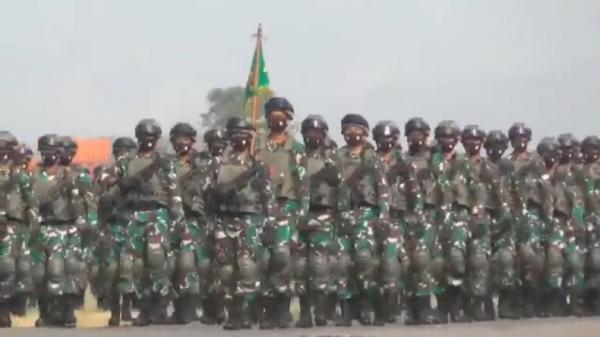 Pasukan bela negara komponen cadangan (komcad) yang ditetapkan Presiden Jokowi. (FOTO: iNews/YUWONO WAHYU)