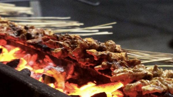 Sate Ane-ane, sate asin yang terkenal di Bandung. (FOTO: ISTIMEWA)
