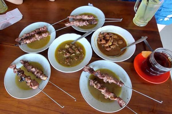 Sate klatak Pak Pong menjadi salah satu warung makan di Yogyakarta yang harus dikunjungi wisatawan. (Foto: FB Sate pak Pong)