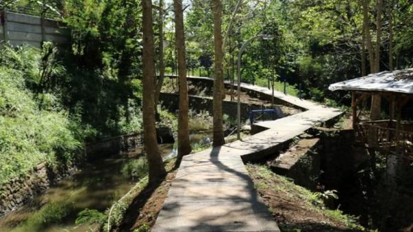 SERLOK BANTARAN Jogging Track Serlok Bantaran yang berada di tepi Sungai Cikapundung. (Foto: Istimewa/Memora.ID)