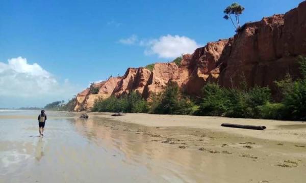 Pantai Salarem Maluku Pantai Salarem di Kepualauan Aru, Maluku. (Foto: Istimewa)