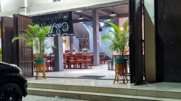 Tempat makan di Papua Rumah Makan Tempat makan di Papua Rumah makan Mujair Bakar Yudisyah Kotaraja. (Foto: Istimewa).