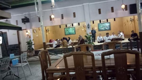 Rumah Makan Seruni Pantai Bajo, tempat makan di Bone. (Foto: Istimewa)