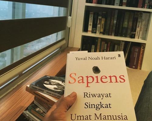 Isi rumah Ariel NOAH, ternyata menyimpan buku. (Foto: IG)