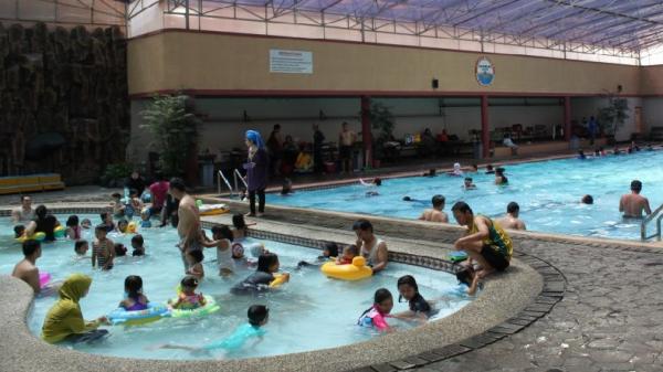 TIRTAMULYA WATERBOOM Tirtamulya Waterboom, kolam renang favorit warga Kota cimahi dan Kabupaten Bandung Barat (Foto: Facebook/Tirtamulya Waterboom)