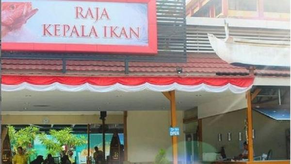  Raja Kepala Ikan Samarinda, tempat makan di Kalimantan Timur yang legendaris. (Foto: Istimewa)