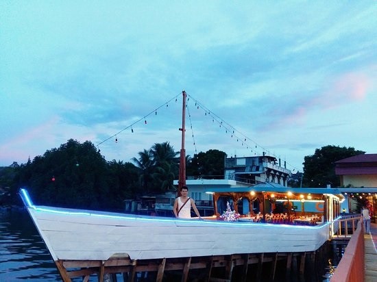Restoran 2 Ikan, di Kota Ambon, Maluku. (Foto: Istimewa)