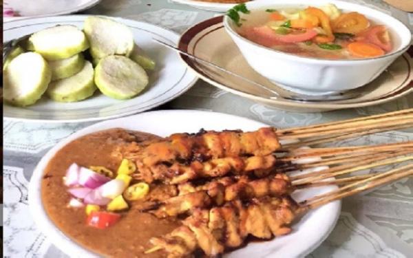 Tempat Kuliner di Cilacap, Sate Ayam Martawi (Foto: Instagram/@Lalaldila)