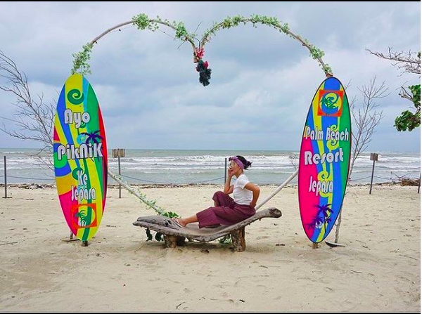 Tempat wisata di Jepara sangat identik dengan keindahan pantai. (Foto: Instagram)