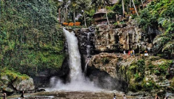 Air Terjun Tegunungan, Gianyar, Bali. (Foto: Instagram @dhaneeeeee)