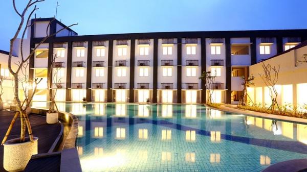 Hotel murah di Karawang Jawa Barat kali ini berlokasi di Jalan Raya Teluk Jambe. (Foto: akshayahotelkarawang.com)