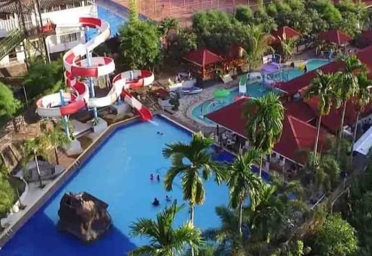 Imelda Waterpark, salah satu kolam renang terdekat di Padang Sumatera Barat. Foto: IG Imelda Waterpark