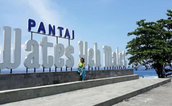 Pantai Wates Karangasem Bali. (Foto: Instagram @tunisetianti)
