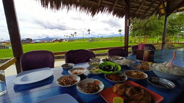 Tempat makan di Sumatera Barat-4 Tempat makan di Sumatera Barat, Rumah Makan Pondok Flora (Dokumen/Joseph T)