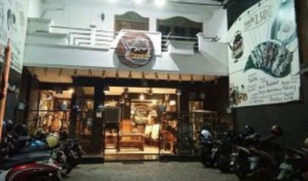 Kedai Ceret Surabaya, salah satu tempar favorit anak muda untuk nongkrong. (anakkota).