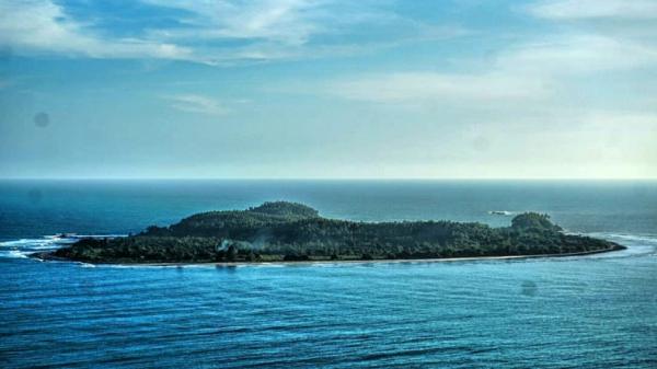 Tempat wisata di Aceh Jaya, Pulau Tsunami Tempat wisata di Aceh Jaya, Pulau Tsunami (Instagram/ahmadmuftii)