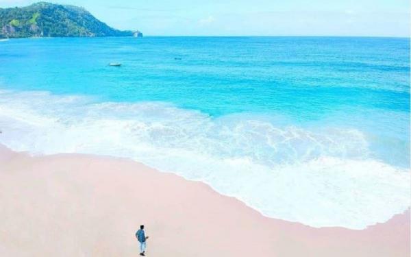 5 Tempat Wisata di Minahasa Sulawesi Utara salah satunya Pantai Paal Likupang. (Foto: Instagram)