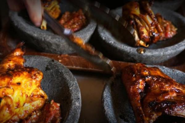 Menu favorit di Rumah Makan Jejama Lampung Barat. (Foto: ist)