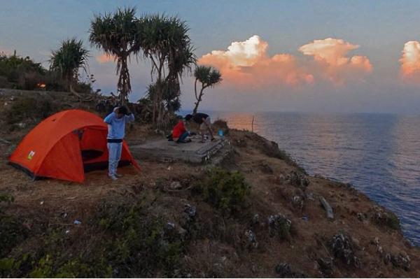  Tanjung Kesirat menjadi salah satu rekomendasi tempat camping di Gunungkidul. (Foto : Instagram/@terusbernafas.id)