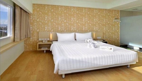 Hotel ini terbilang strategis dan sangat dekat dengan Alun-Alun Cilacap.(Foto: Instagram/@whizprimecilacap)